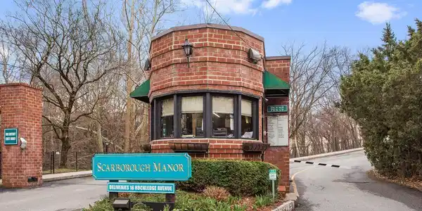 16 Rockledge Avenue