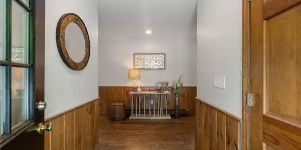 Image 4: Entrance Foyer