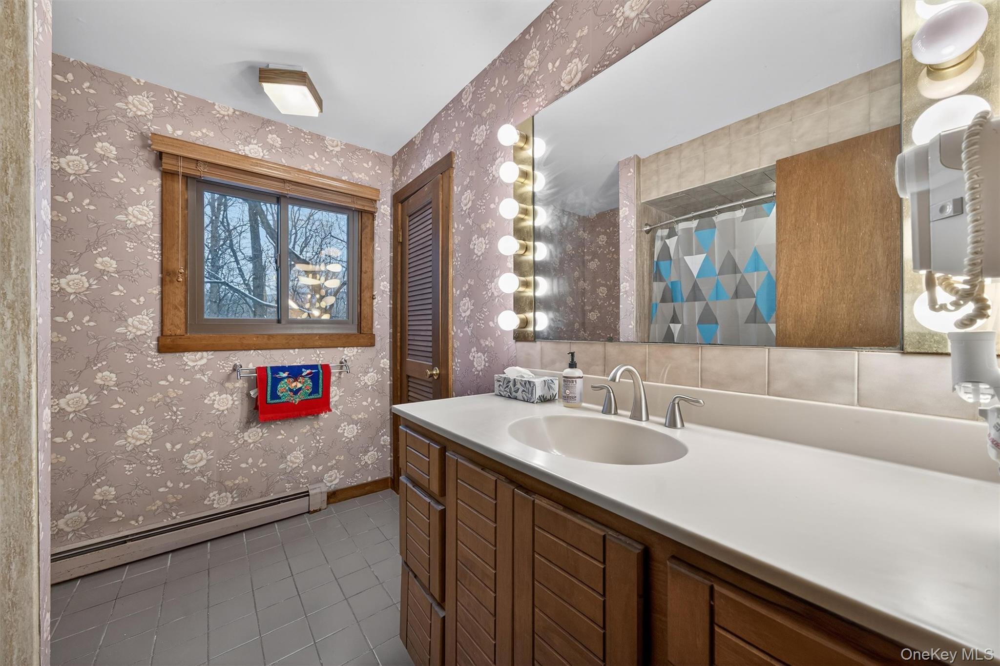 Image 4: Bathroom Image 4: Bathroom