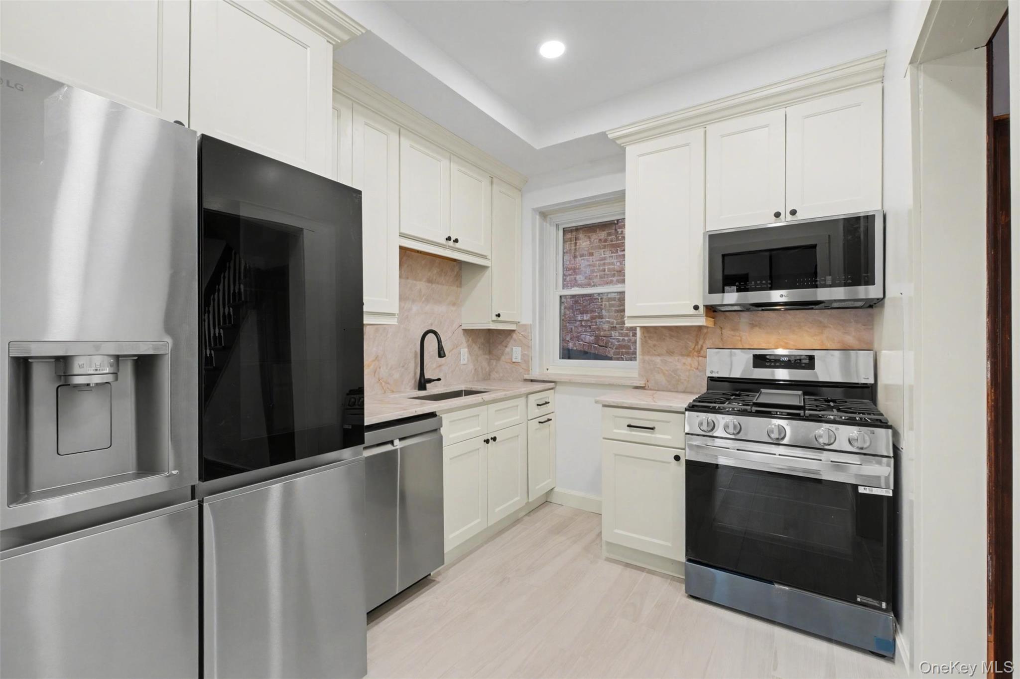 Image 3: Kitchen Image 3: Kitchen