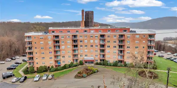 1 Lakeview Drive
