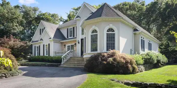 Image 2: Front of Structure