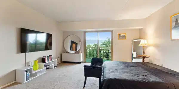 Image 4: Primary Bedroom