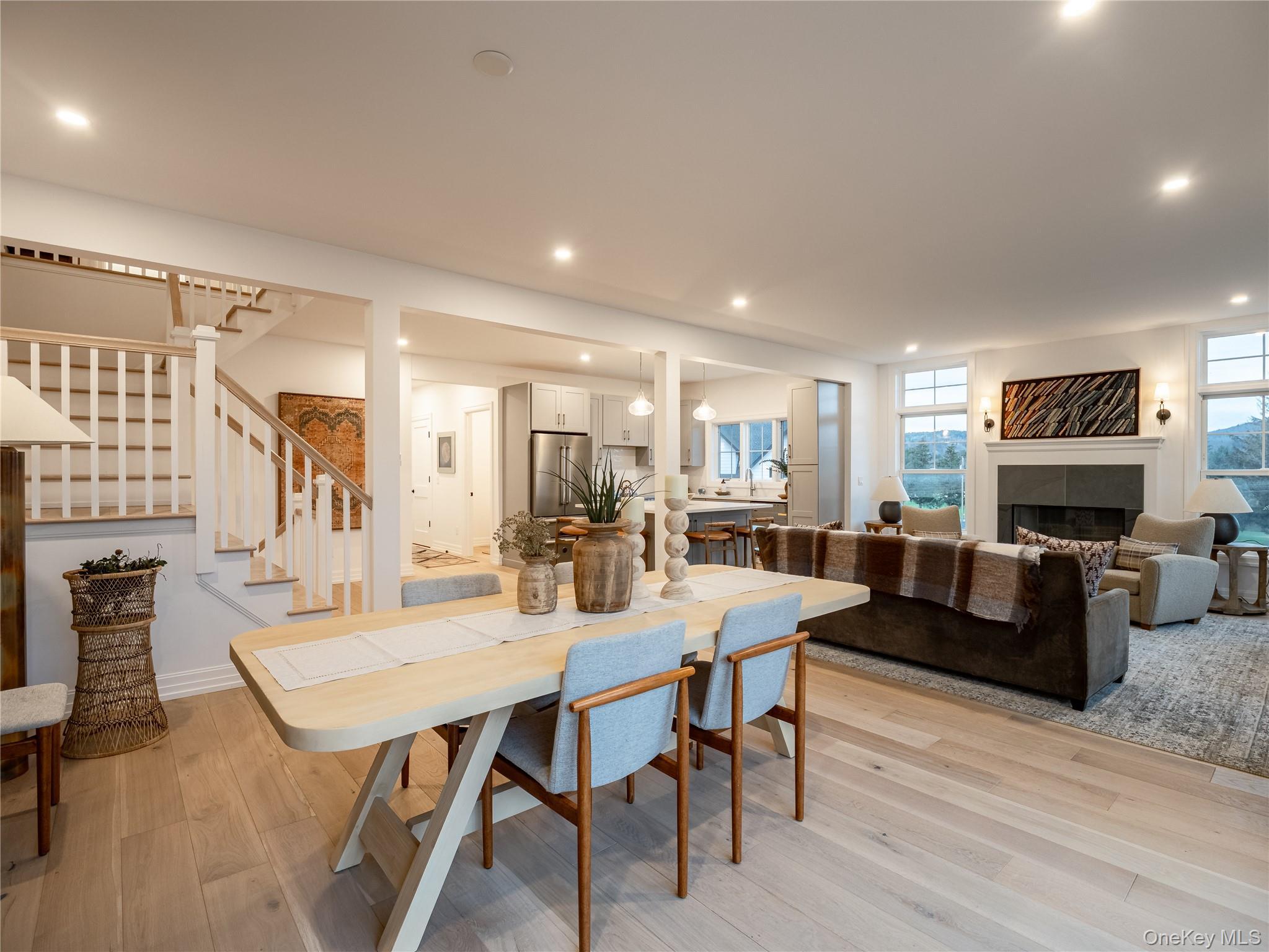 Image 4: Dining Area