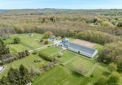 4 Star Cobb Lane