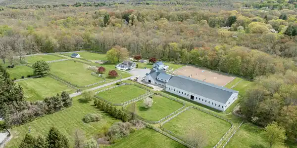 4 Star Cobb Lane