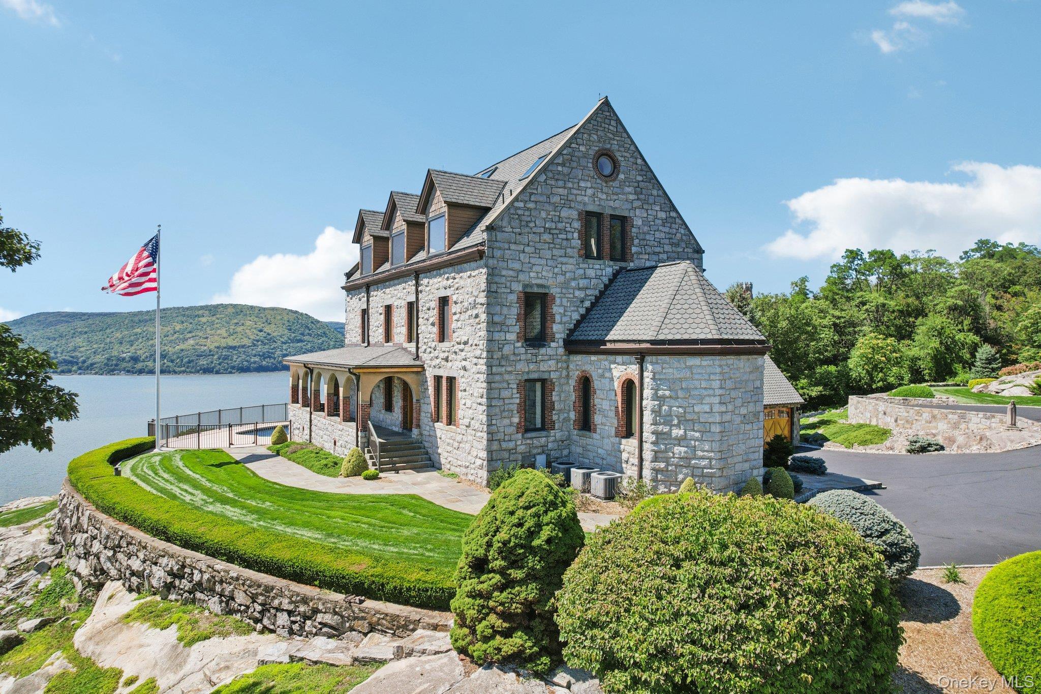 Image 2: Side of Structure