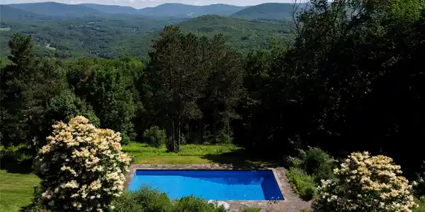Image 4: Pool Image 4: Pool