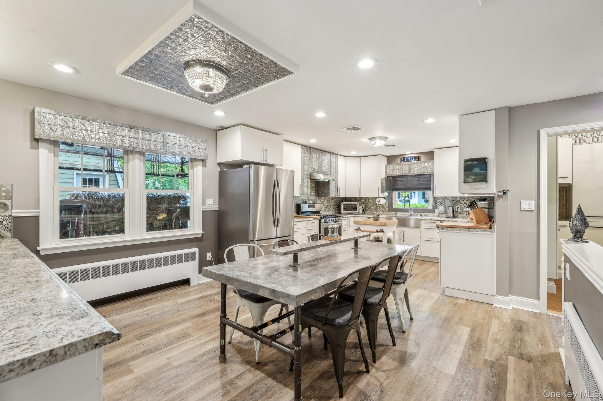 Image 3: Kitchen
