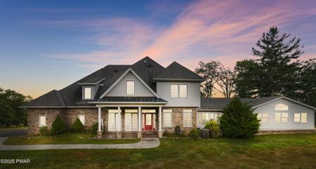 17 Cricket Hill Road