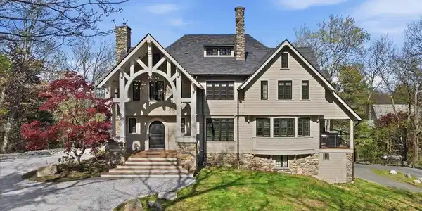 214 Summit Drive