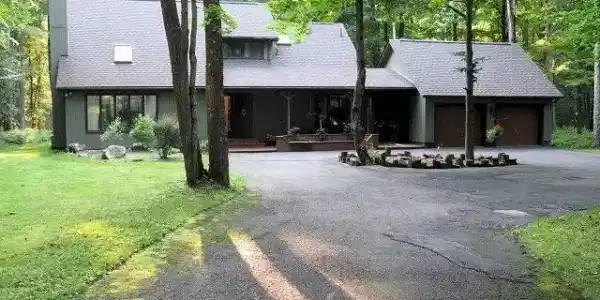 122 Sawmill Road