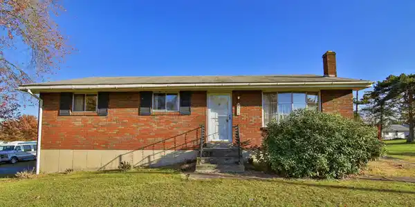 916 Mt Zion Avenue