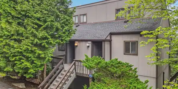 143 Cross Country Lane