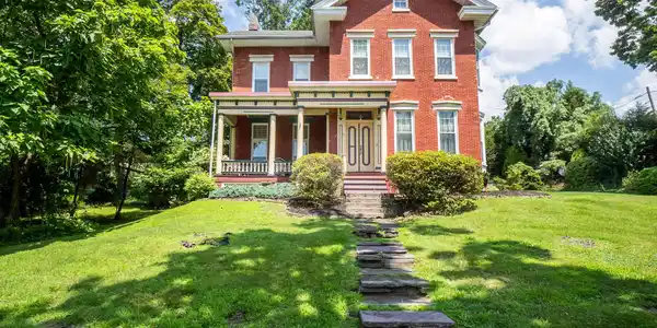 11 E Front Street