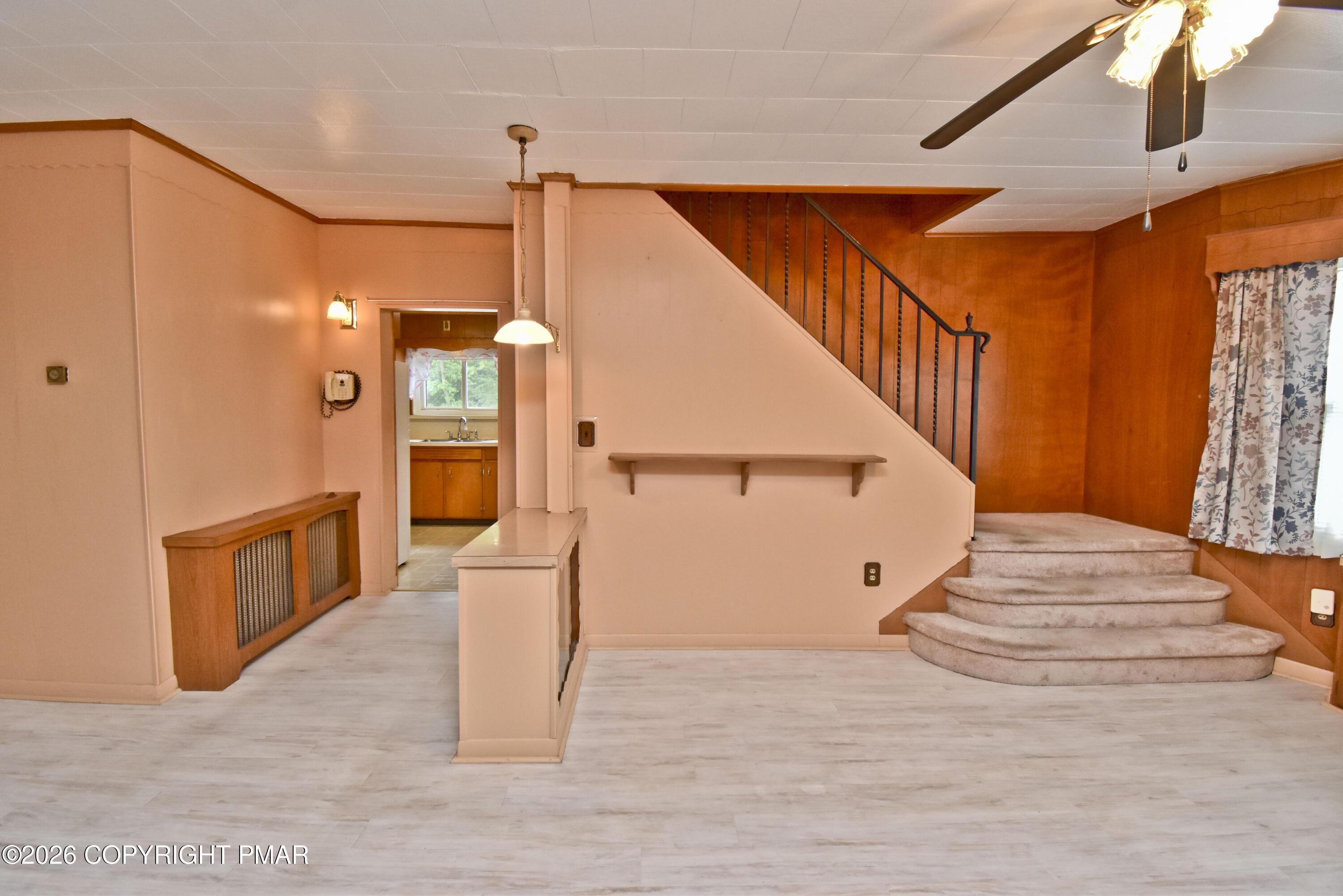 Image 4: 3 Living Room (2)