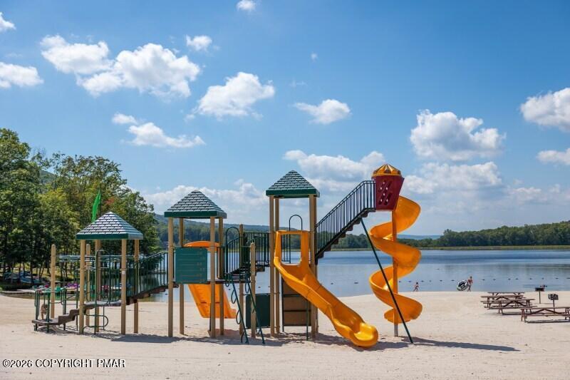 Image 4: EAGLEROCK_BEACH_HR-00006