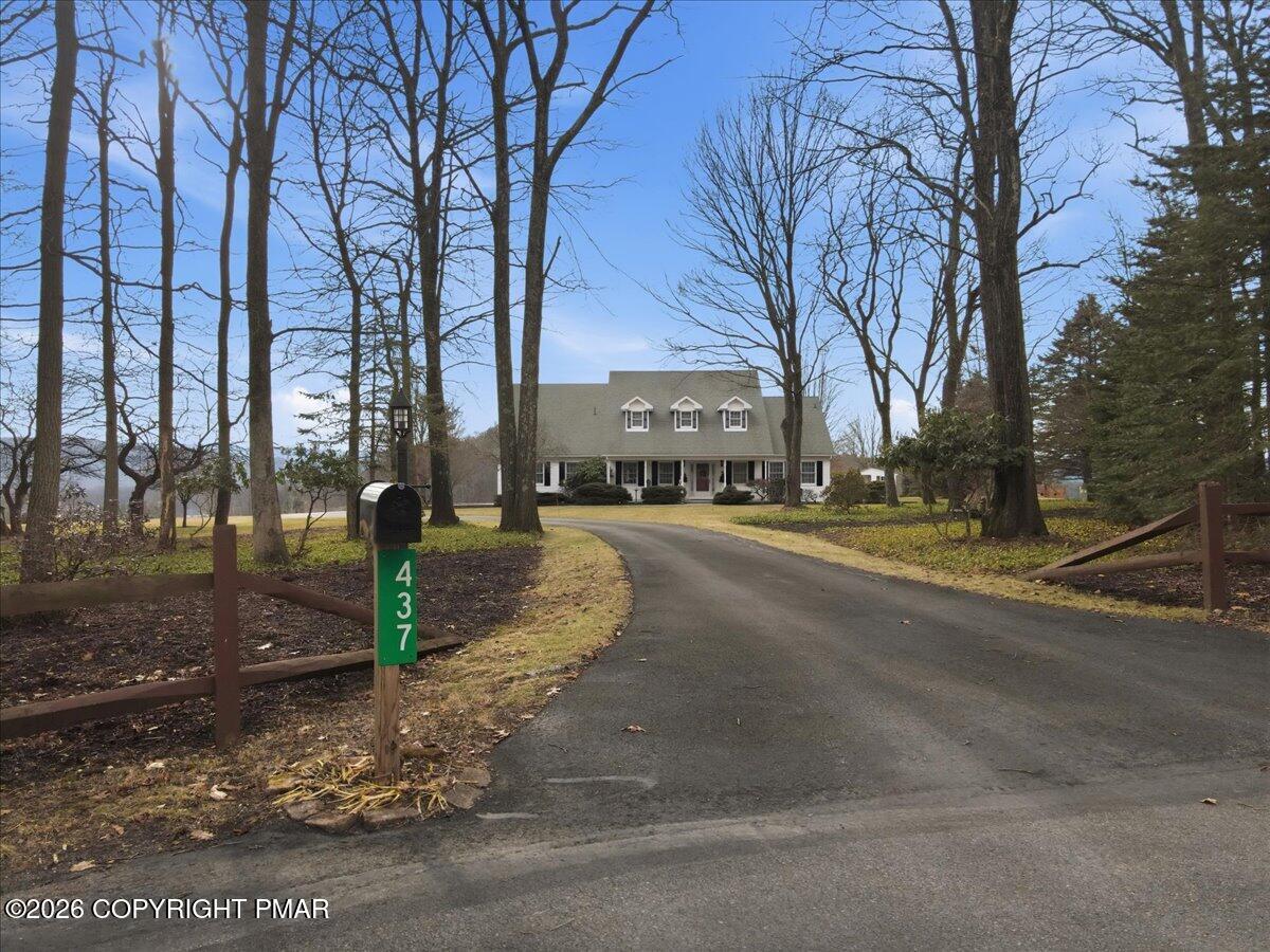 Image 4: FROM CUL-DE-SAC