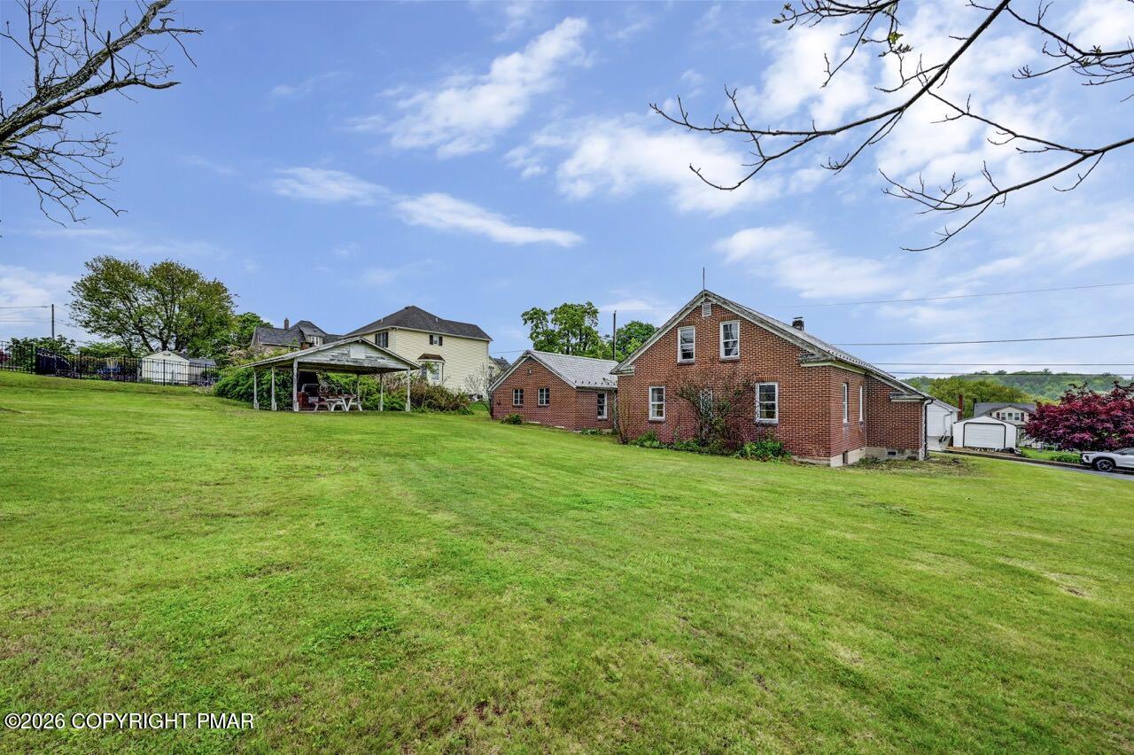Image 4: 51 Hazen Ave 03 Large