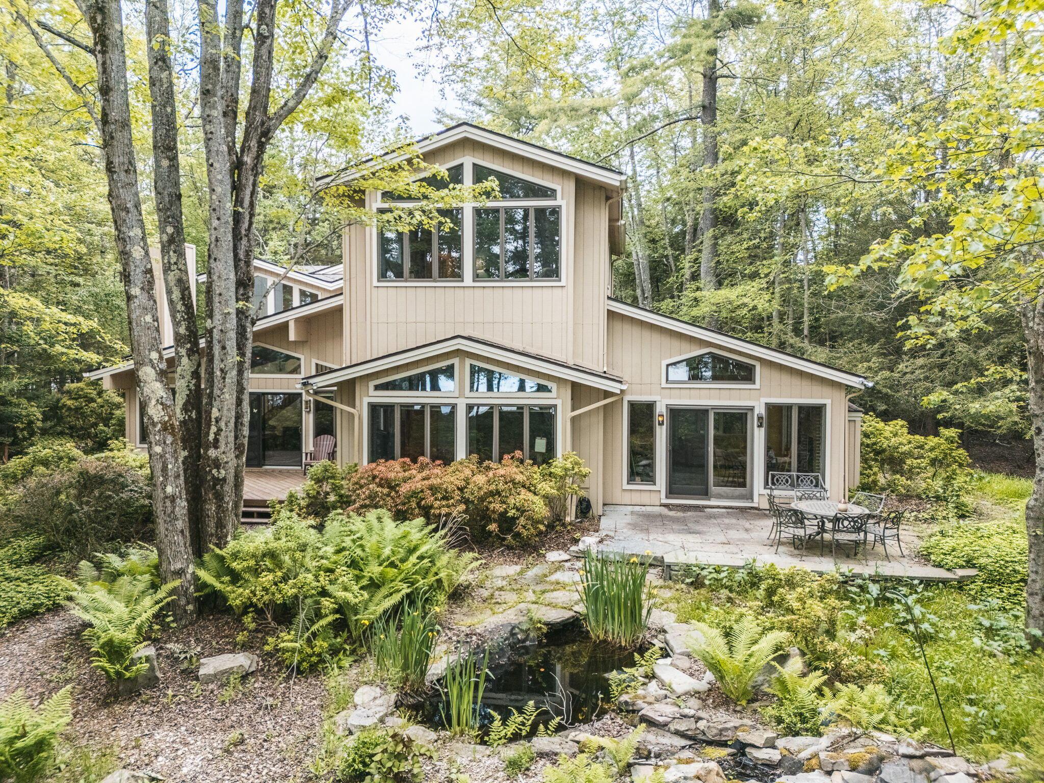 Image 1: 56-web-or-mls-5290 Woodland Ave-56