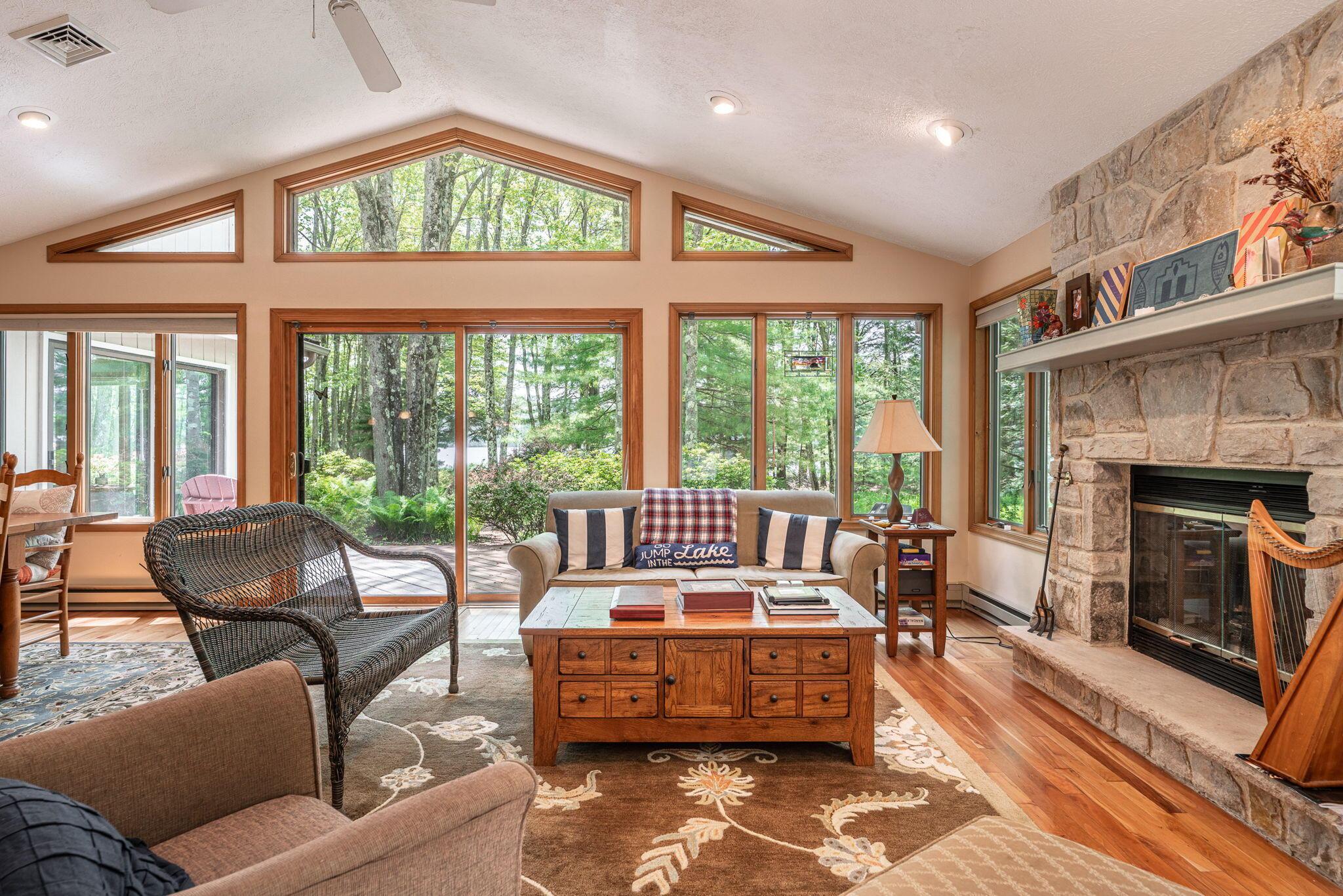 Image 4: 4-web-or-mls-5290 Woodland Ave-4