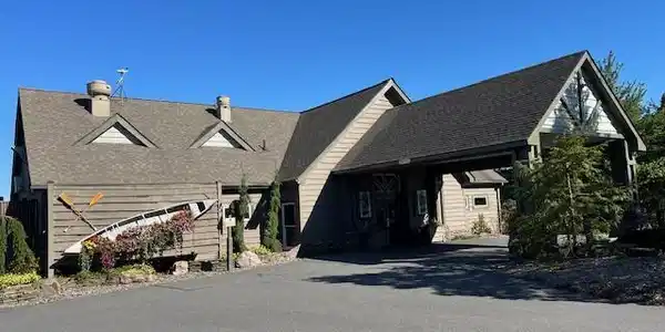 Image 4: Pinecrest Lake Clubhouse