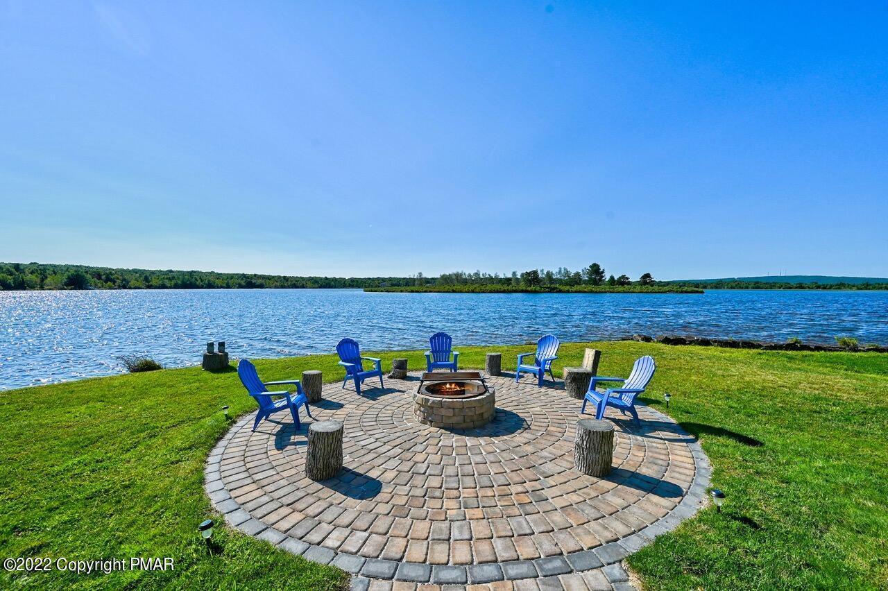 Image 2: Lakeside Firepit