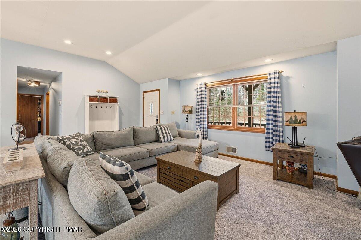 Image 4: Living Room