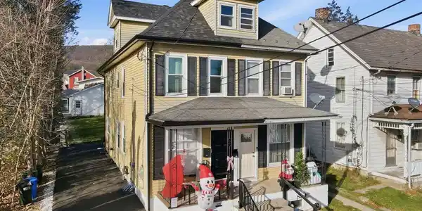 109 Pen Argyl Street