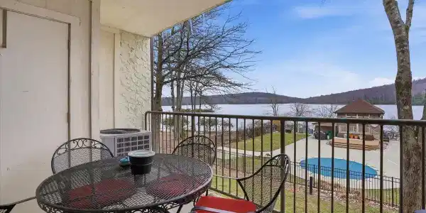 29 Midlake Drive