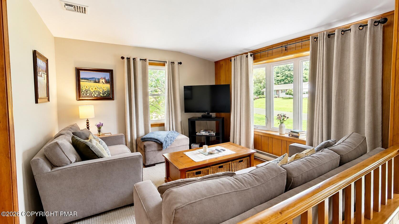 Image 2: 2 Living Room (1)x