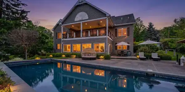 3 Redwood Lane