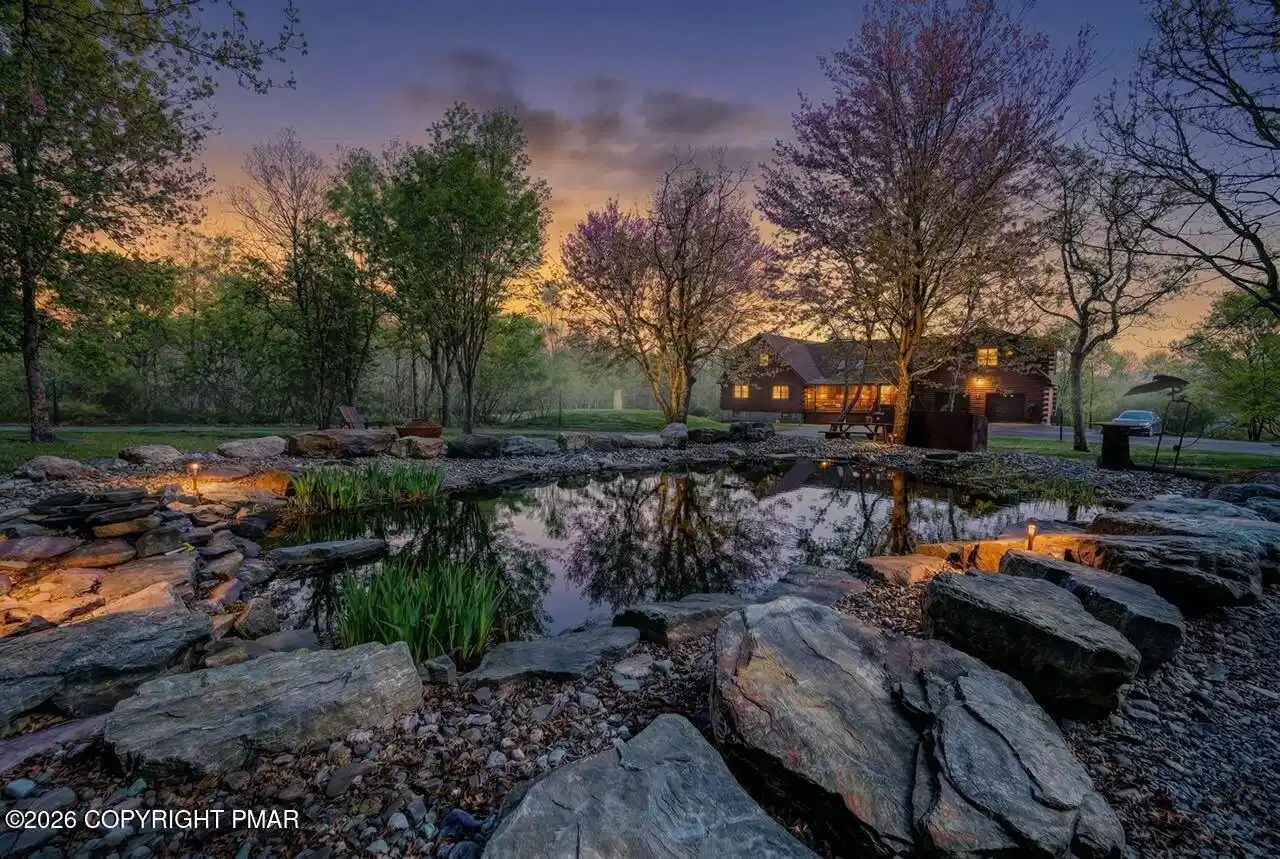 Image 1: 577 Patten Cir Dusk Large