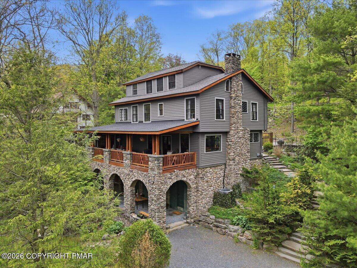 Image 2: 223 Huckleberry Lane
