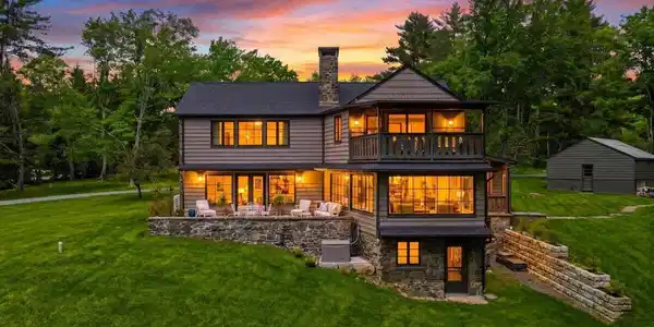 Image 2: Rear view twilight