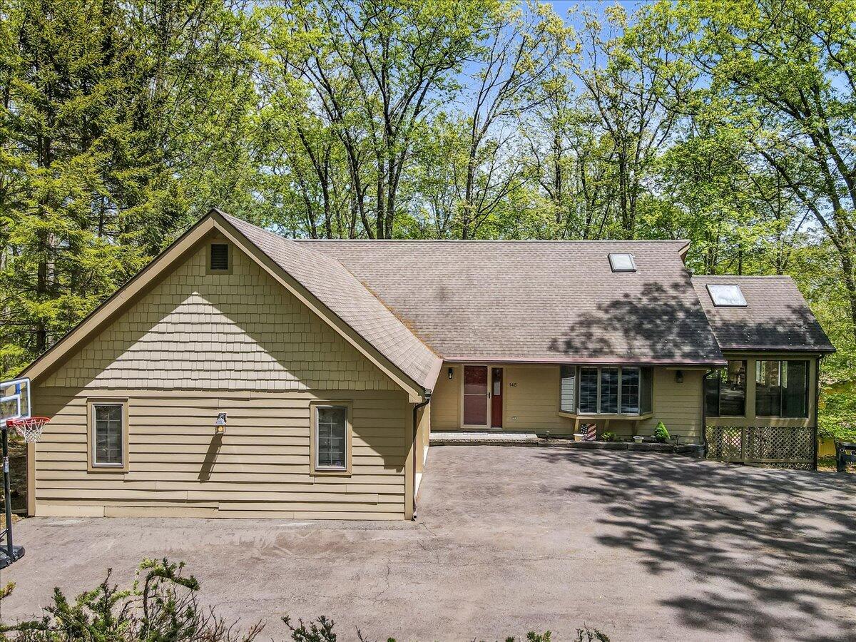Image 4: 146 Cove Point Circle (4)