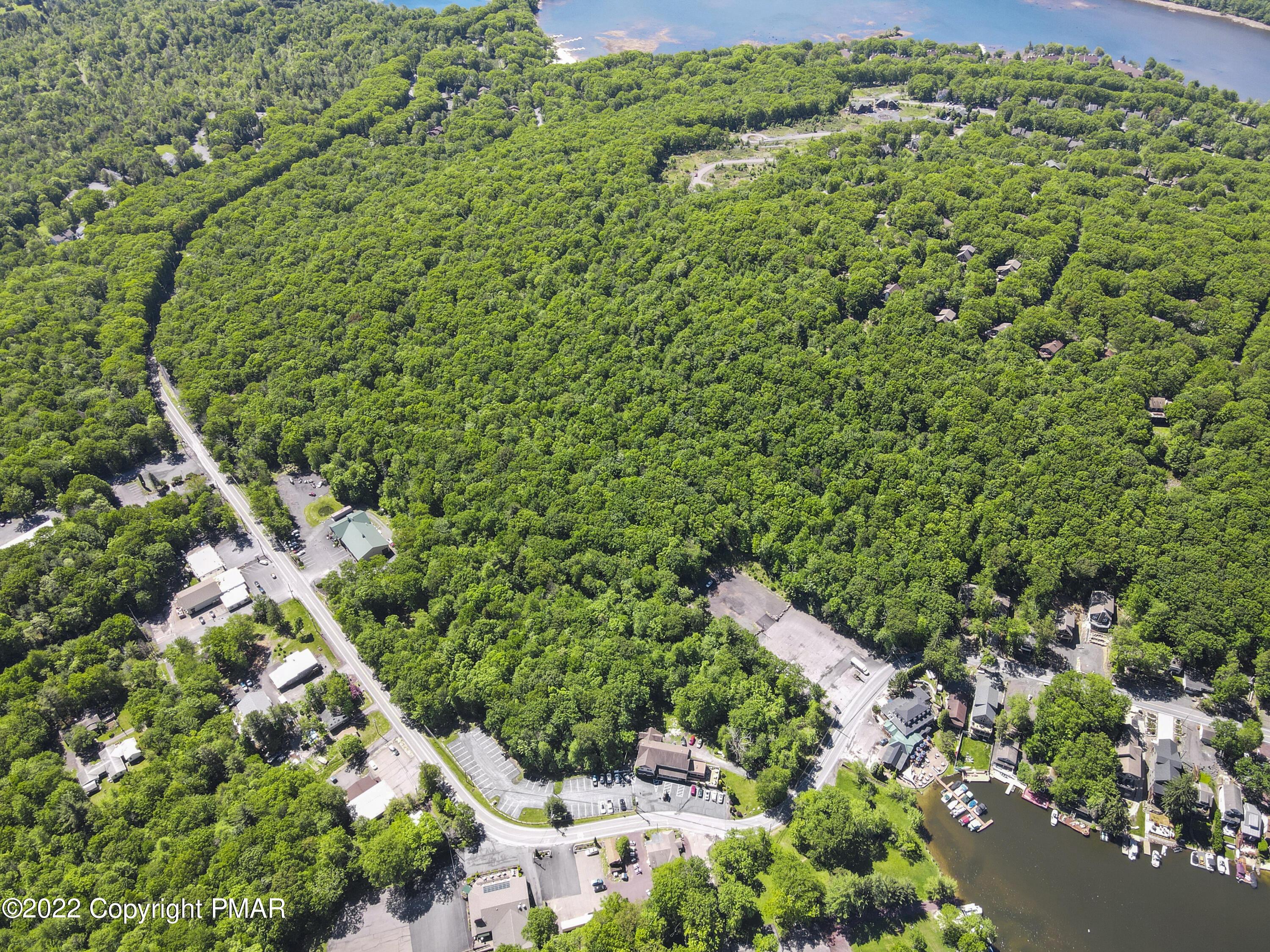 Image 4: LAKE HARMONY