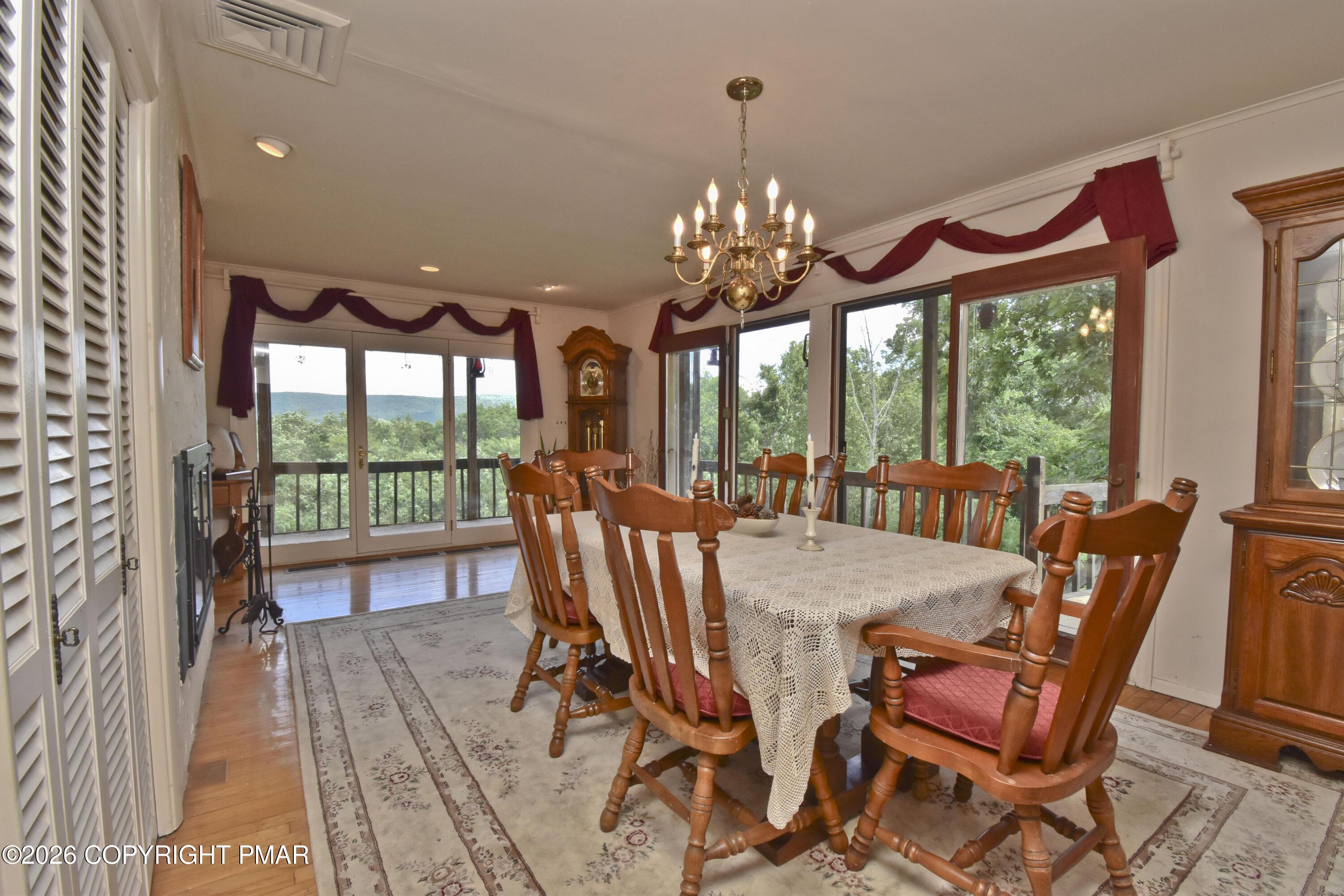 Image 3: 2 Dining (1)