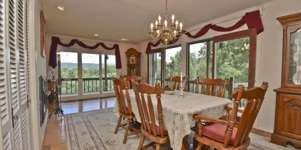 Image 3: 2 Dining (1)