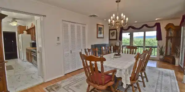 Image 4: 2 Dining (2)