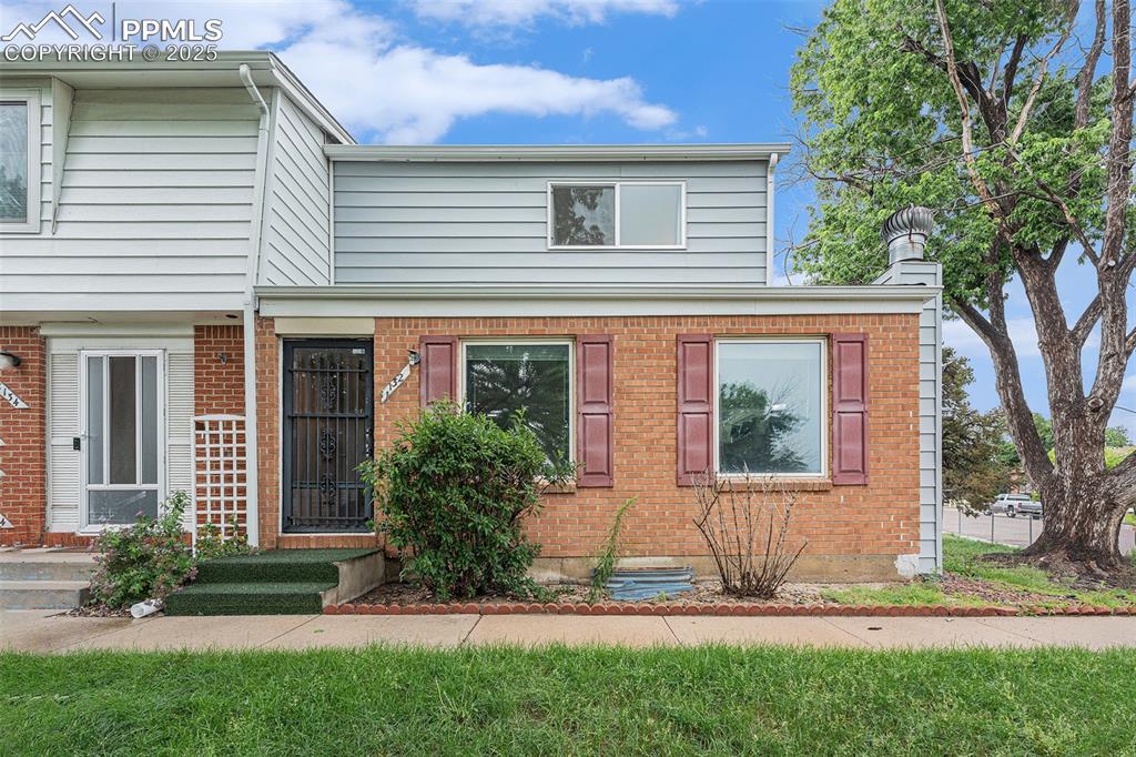 Image 2: Front of Structure