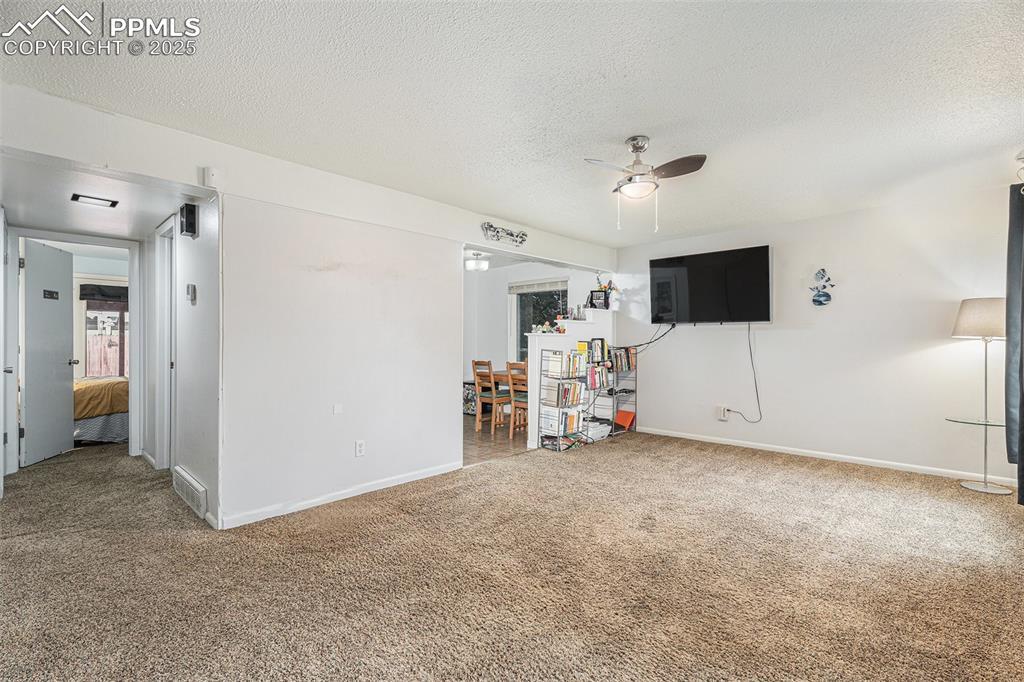 Image 3: Living Room