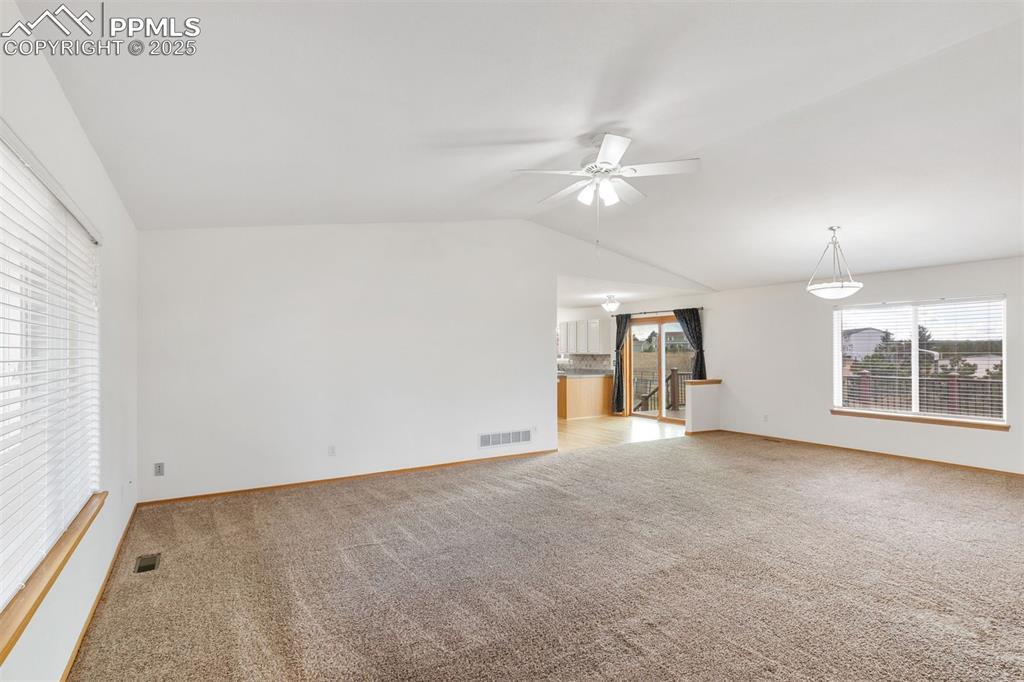 Image 3: Living Room