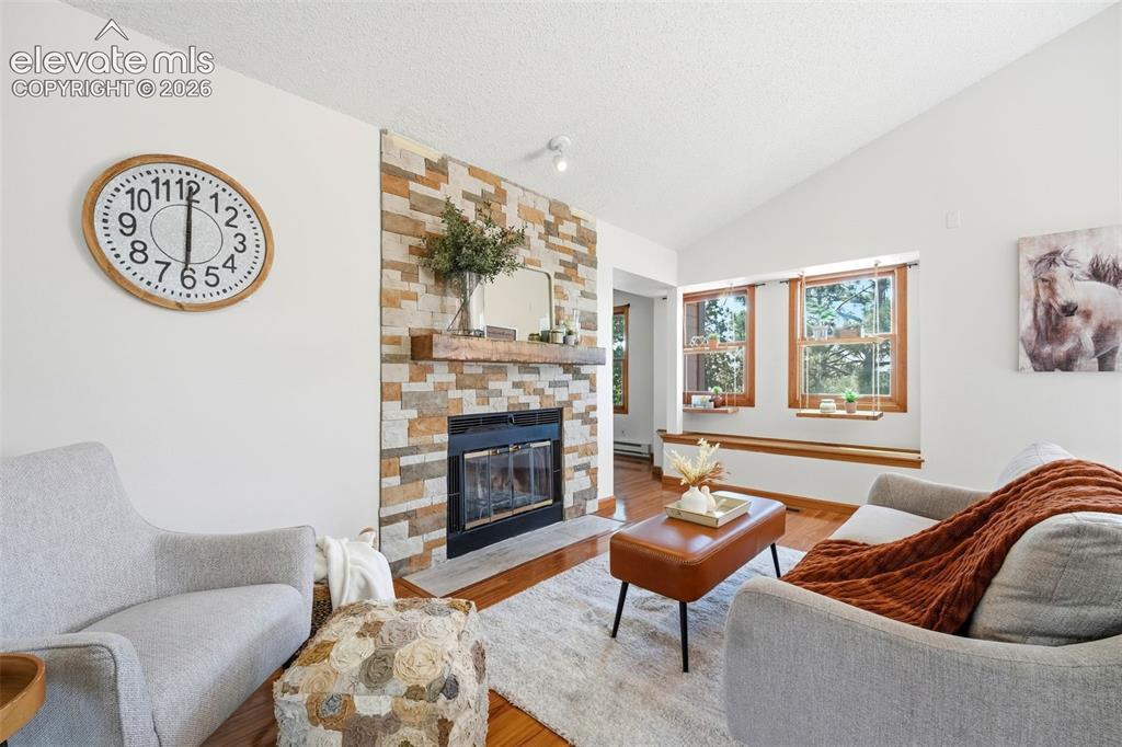 Image 2: Living Room