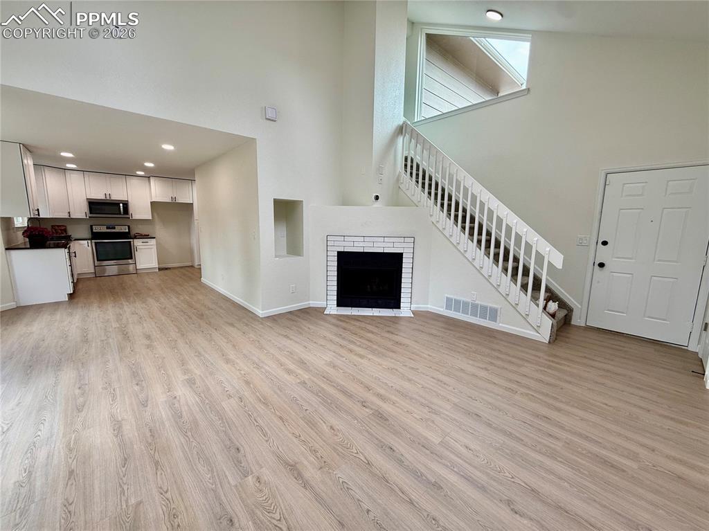 Image 3: Main Living Area