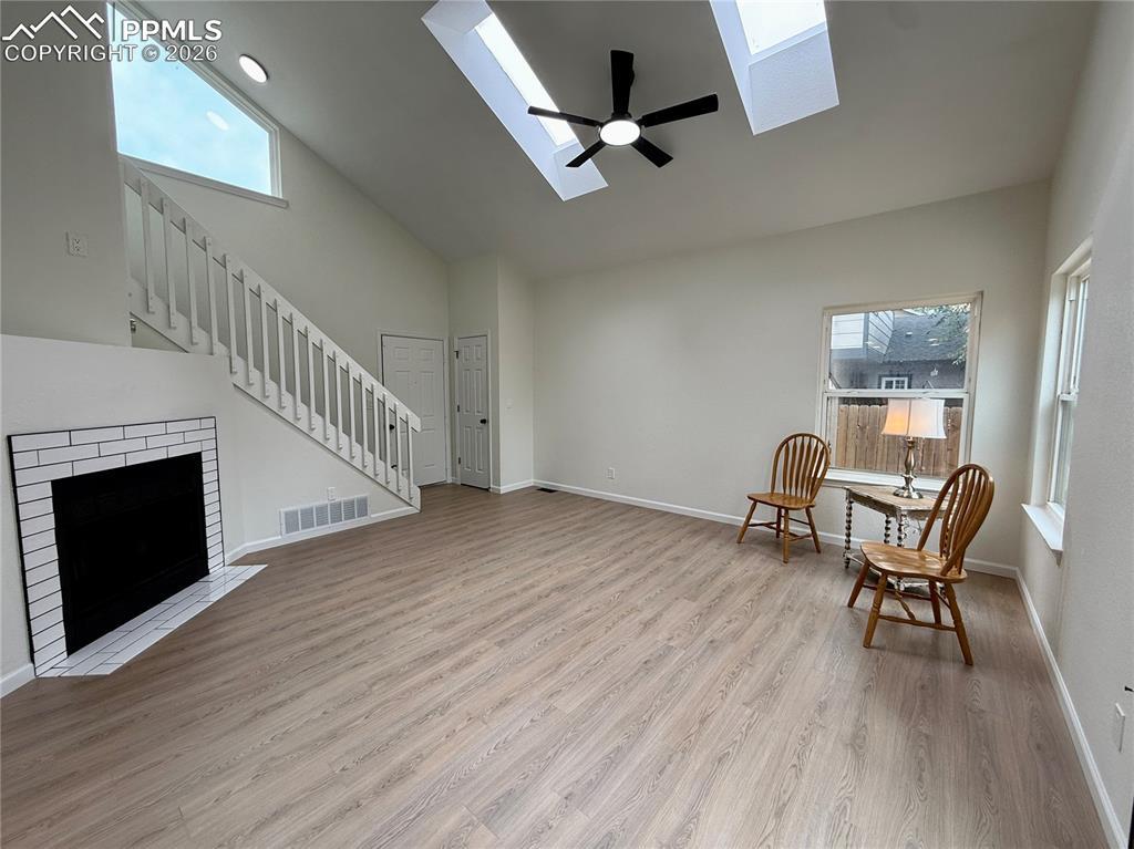 Image 4: Main Living Area