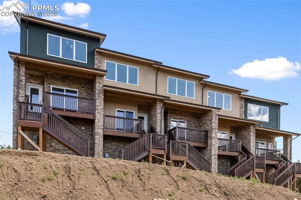 Image 1: Back of Structure