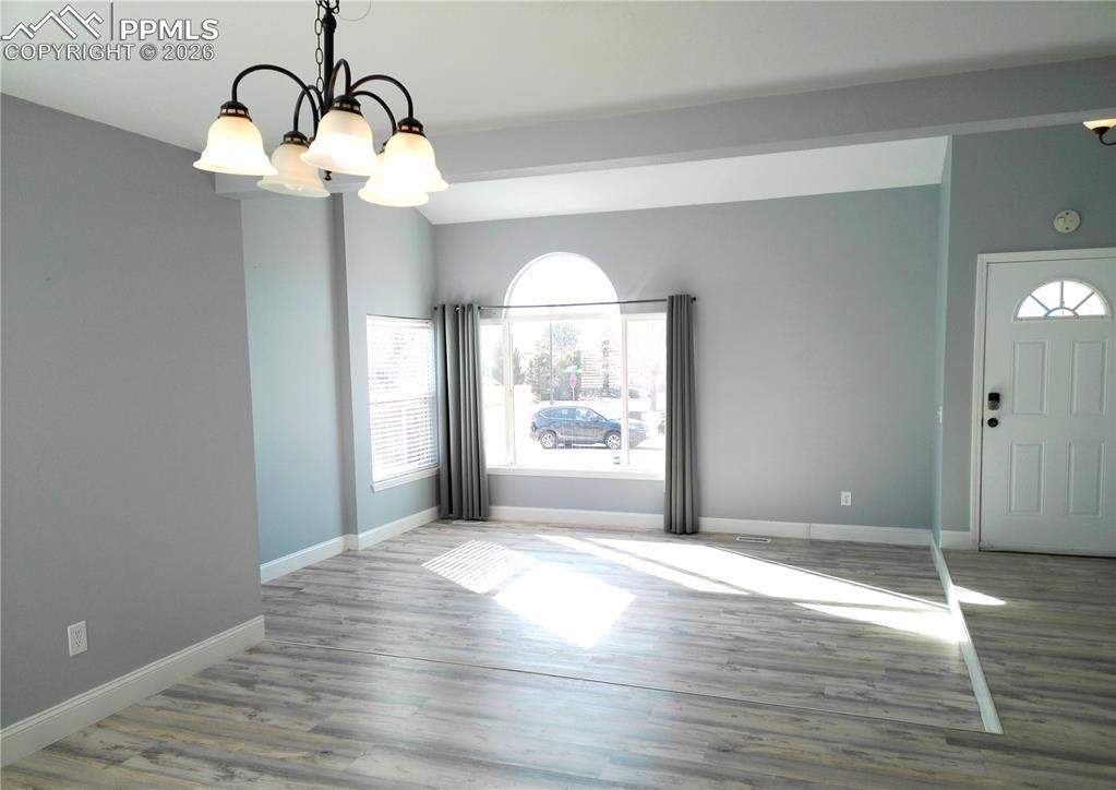 Image 3: Living Room