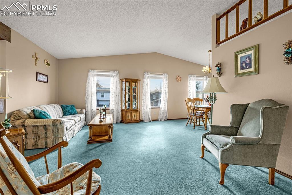 Image 4: Living Room