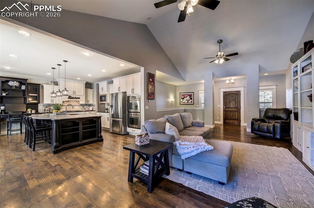 Image 2: Main Floor Living